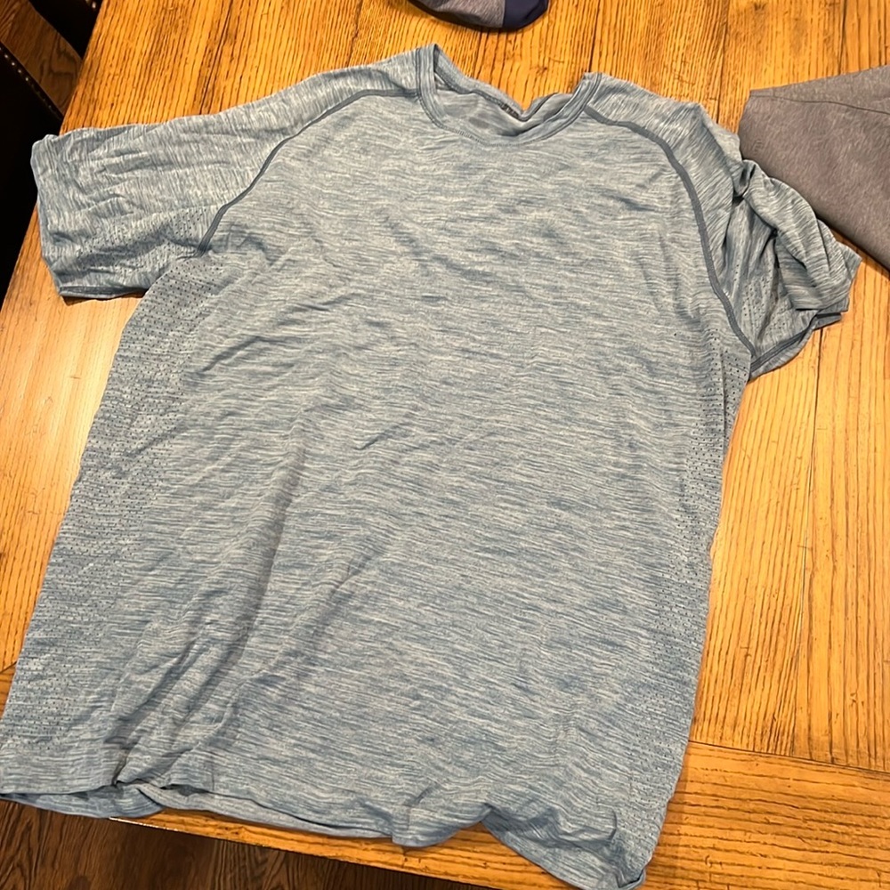 Lululemon shirt.